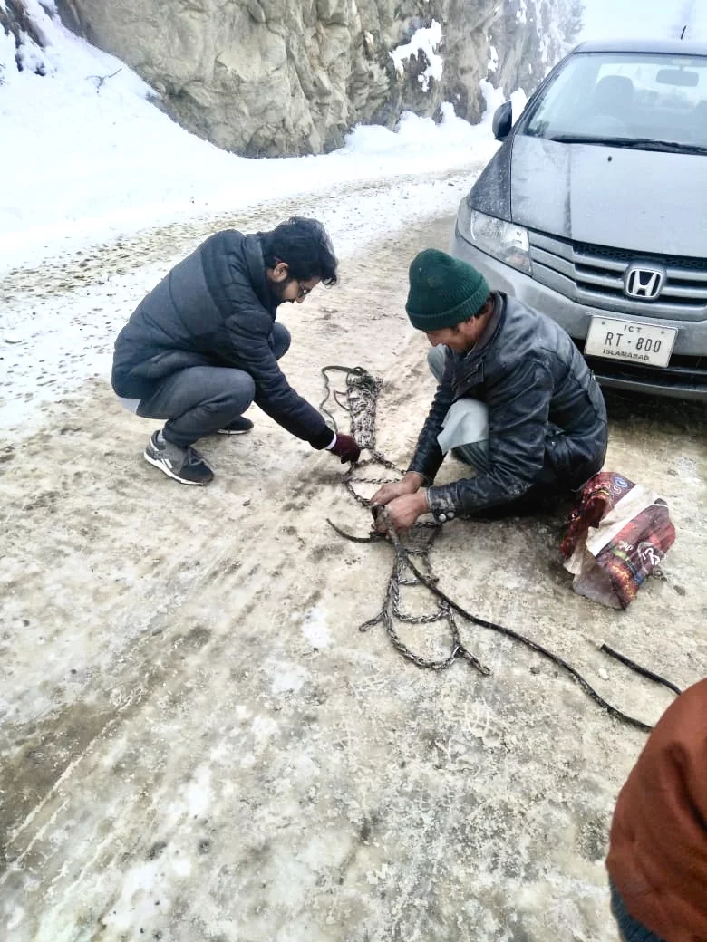 Assembling Chains To Put On Tyres 